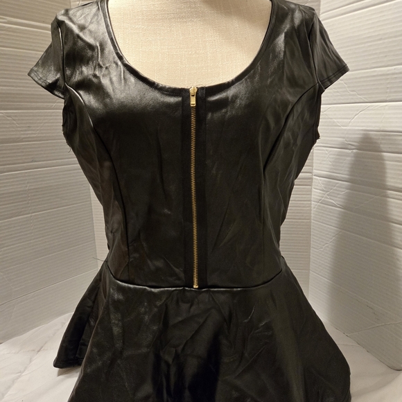 Vintage Charlotte Russe Vest Blouse Faux Leather Front Zipper XL Party BRAT - Picture 1 of 12